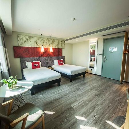 Ibis Urumqi Weixing Square Hotel Dış mekan fotoğraf