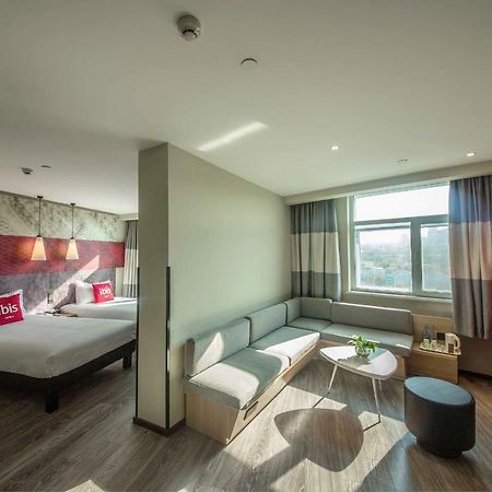 Ibis Urumqi Weixing Square Hotel Dış mekan fotoğraf