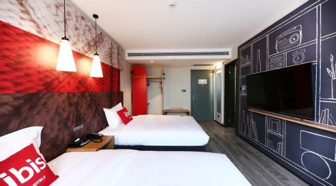 Ibis Urumqi Weixing Square Hotel Dış mekan fotoğraf